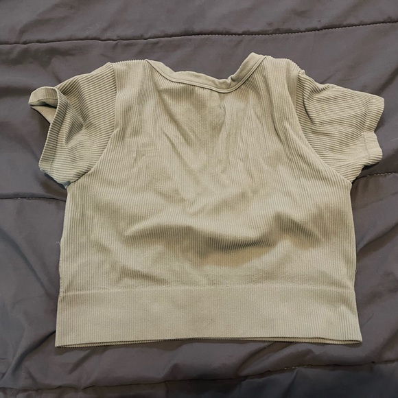 Sonia seamless plunge tee - Picture 3 of 3